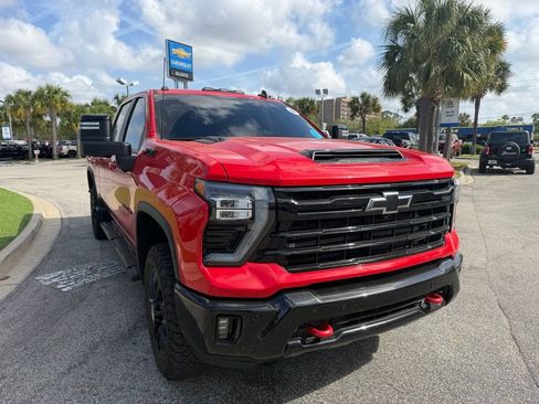 Used 2025 Chevrolet Silverado 2500 LT w/ Trail Boss Package image 2