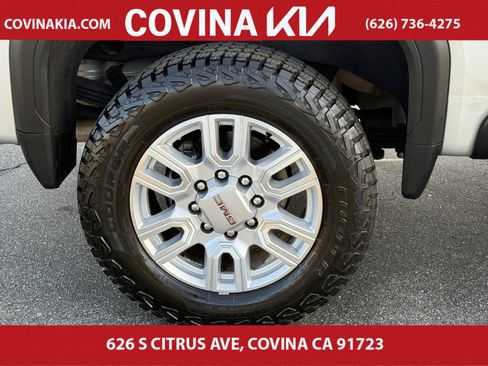 Used 2023 GMC Sierra 2500 SLT w/ SLT Premium Package image 10