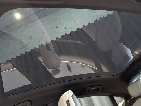 New 2024 Porsche Taycan image 21