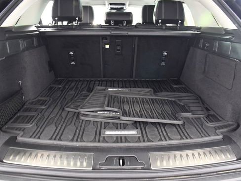 Used 2021 Land Rover Range Rover Velar S image 24