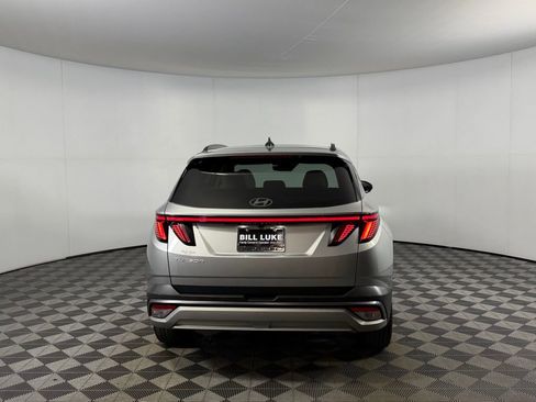 Used 2025 Hyundai Tucson Limited FWD image 11