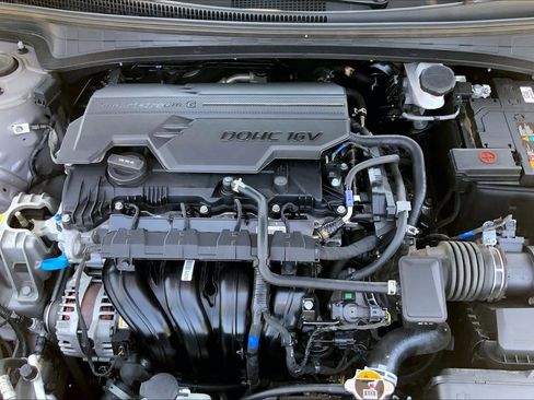 Used 2025 Hyundai Elantra SEL FWD image 33