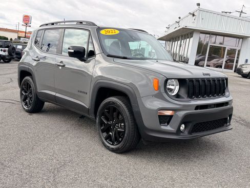 Used 2022 Jeep Renegade Altitude w/ Convenience Group AWD/4WD image 8