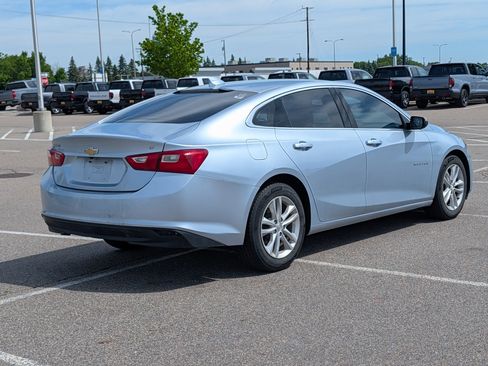 Used 2018 Chevrolet Malibu LT FWD image 4