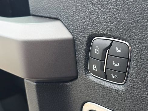 Used 2022 Ford F250 Platinum image 25