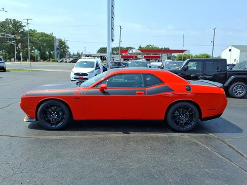 Used 2023 Dodge Challenger R/T Scat Pack w/ T/A Package RWD image 7