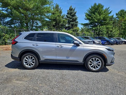 Used 2025 Honda CR-V EX image 8