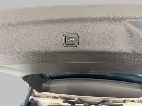 Used 2023 Chevrolet Tahoe High Country w/ Advanced Technology Package image 8