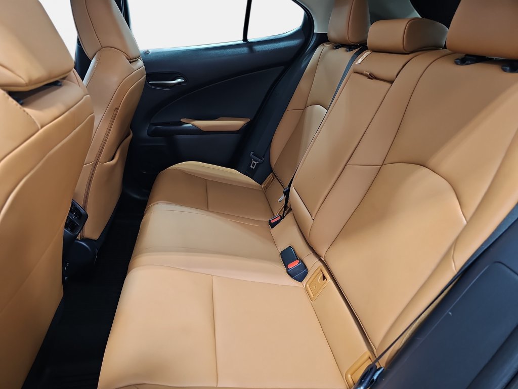 Used 2022 Lexus UX 250h w/ Accessory Package (Z2) AWD/4WD image 12