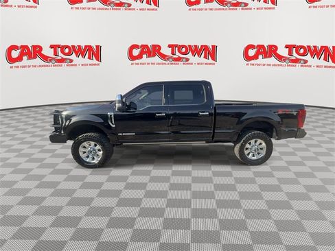 Used 2022 Ford F250 Platinum w/ FX4 Off-Road Package image 5