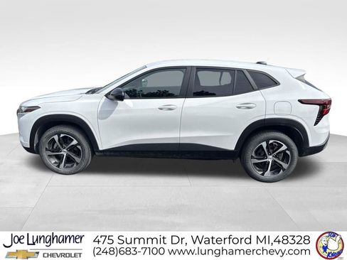 Used 2024 Chevrolet Trax RS w/ Driver Confidence Package FWD image 6