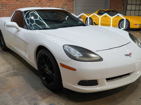 Used 2007 Chevrolet Corvette Coupe w/ Preferred Equipment Group RWD image 23