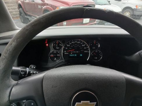 Used 2011 Chevrolet Express 3500 LT w/ LT Preferred Equipment Group image 4