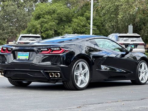 Used 2025 Chevrolet Corvette Stingray Premium Cpe w/ 3LT RWD image 3