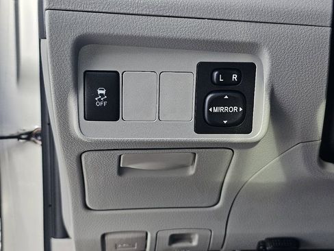 Used 2011 Toyota Corolla LE FWD image 28