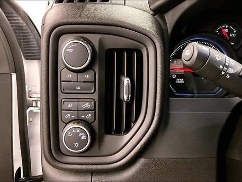Used 2024 Chevrolet Silverado 2500 W/T w/ WT/CX Safety Package AWD/4WD image 33