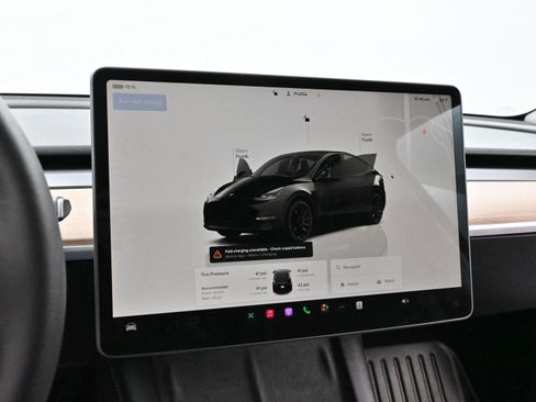 Used 2024 Tesla Model Y Performance image 18