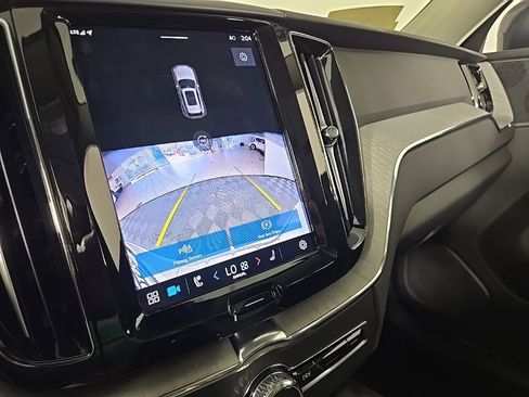 New 2025 Volvo XC60 B5 Plus w/ Protection Package Premier image 31