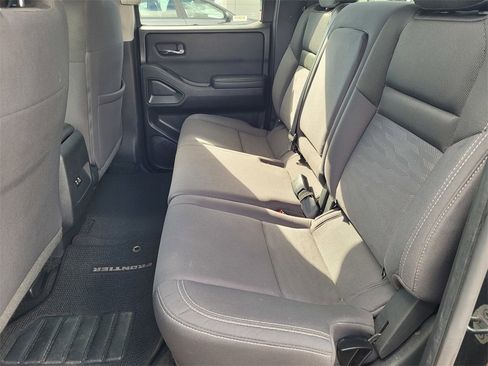 Used 2023 Nissan Frontier SV image 8