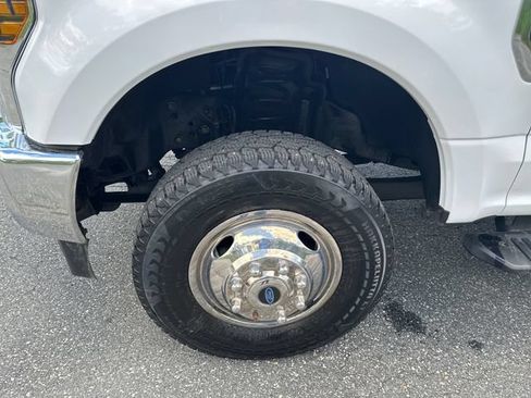 Used 2018 Ford F350 XL w/ Power Equipment Group AWD/4WD image 23