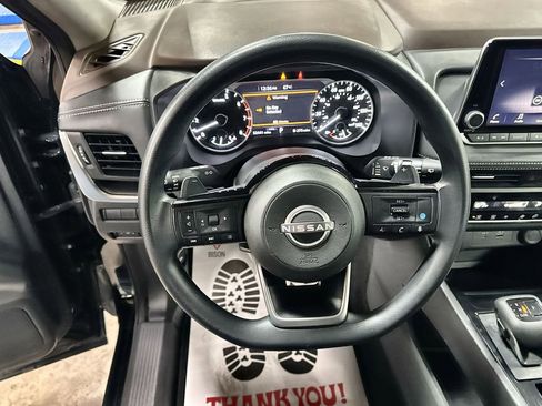 Used 2023 Nissan Rogue SV image 17