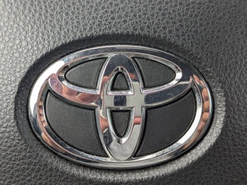 Used 2021 Toyota Corolla XSE FWD image 30
