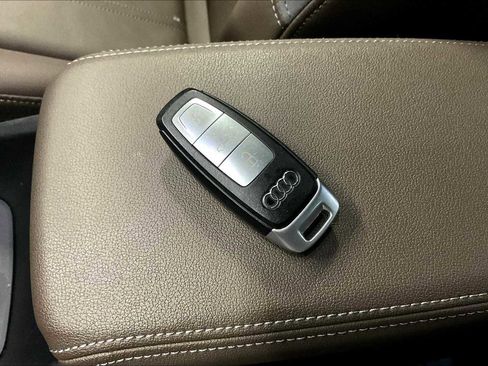 Certified 2023 Audi Q4 e-tron Prestige w/ Black Optic Package image 13