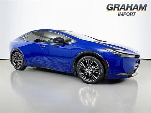 Used 2023 Toyota Prius XLE image 1