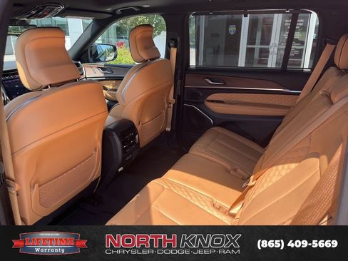 Used 2025 Jeep Grand Cherokee L Summit w/ Advanced Protech Group IV AWD/4WD image 19