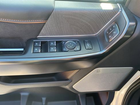 Used 2024 Ford F250 Platinum image 23