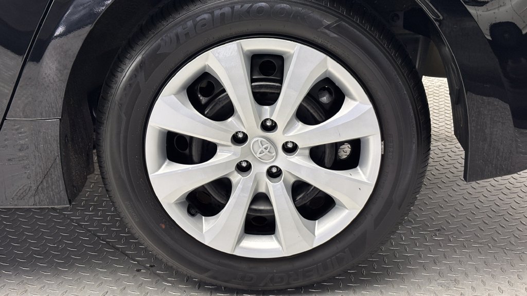 Used 2024 Toyota Corolla LE FWD image 6