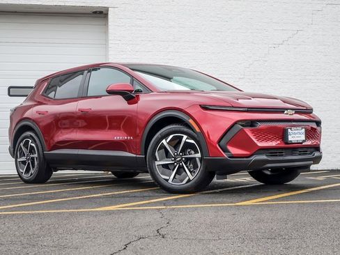 New 2026 Chevrolet Equinox EV LT image 2