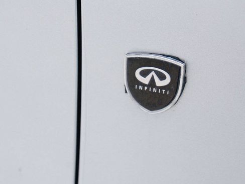 Used 2017 INFINITI QX80 4WD w/ Driver Assistance Package image 12