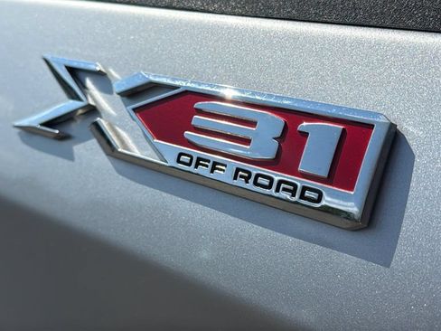 Used 2019 GMC Sierra 1500 SLT w/ SLT Premium Plus Package AWD/4WD image 18