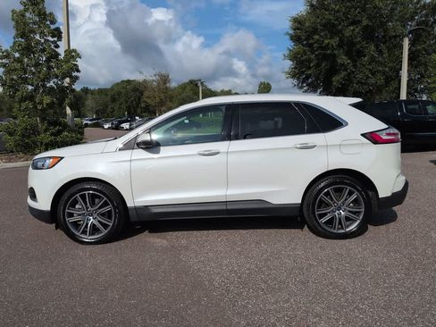 Used 2021 Ford Edge Titanium FWD image 3