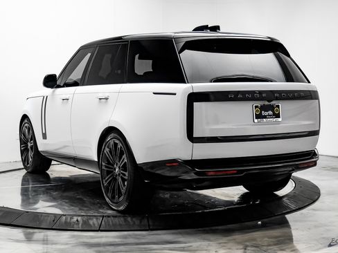 Used 2024 Land Rover Range Rover SE image 9