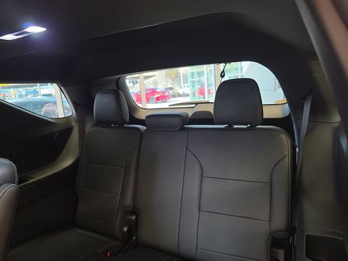 Used 2024 Chevrolet Traverse LT FWD image 38