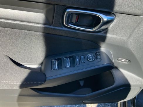 Certified 2025 Honda Civic LX image 32