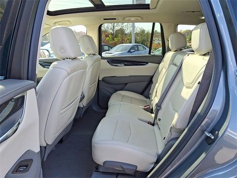 Used 2020 Cadillac XT6 Premium Luxury image 10