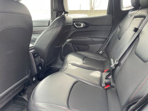 Used 2025 Jeep Compass Trailhawk image 24