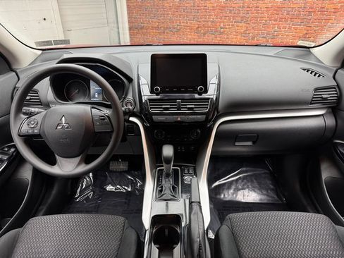 Used 2024 Mitsubishi Eclipse Cross LE image 12