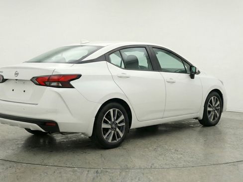 Used 2025 Nissan Versa SV FWD image 9