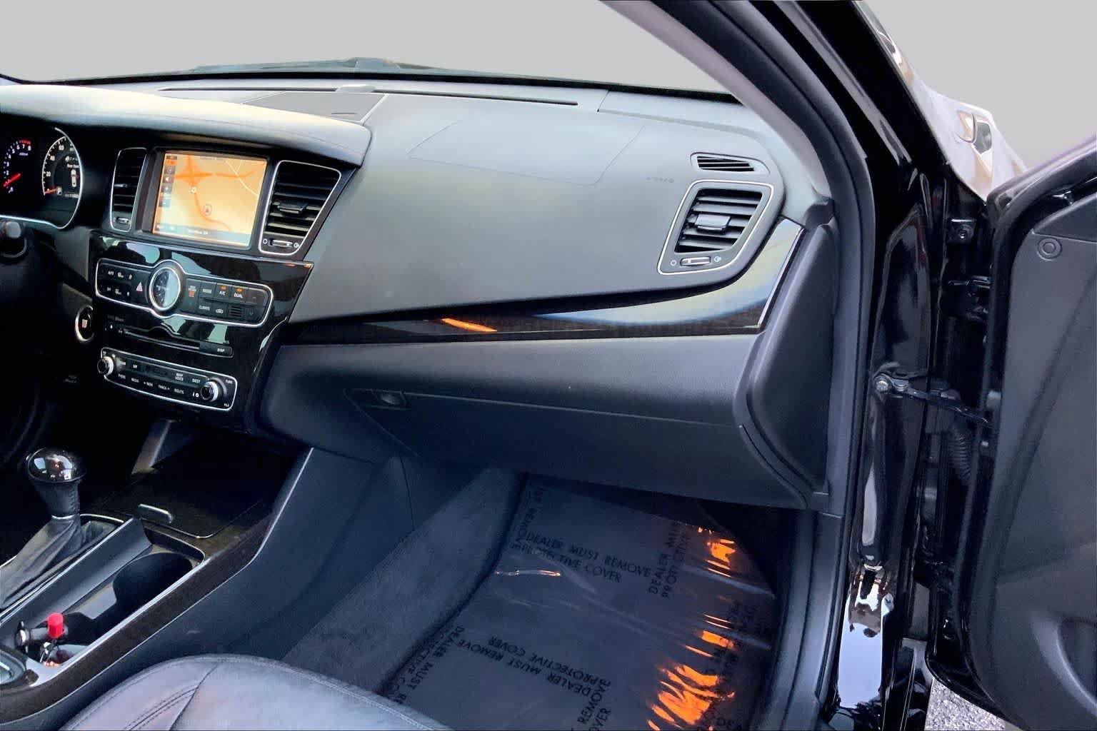 Used 2015 Kia Cadenza Premium w/ Luxury Package FWD image 16