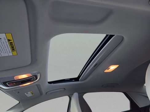 Used 2023 Hyundai Elantra Limited image 11