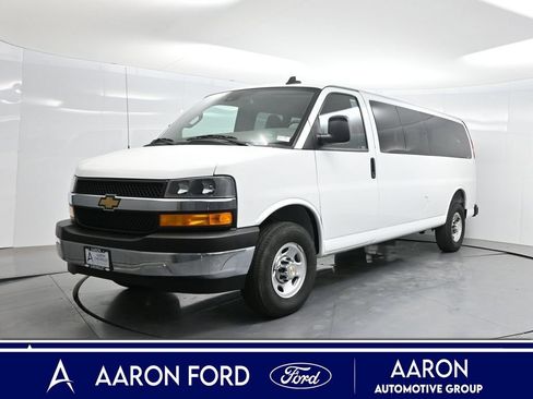 Used 2025 Chevrolet Express 3500 LT w/ LT Preferred Equipment Group RWD image 1