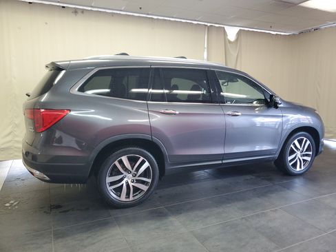Used 2018 Honda Pilot Touring image 4