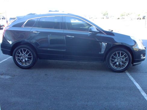 Used 2016 Cadillac SRX Performance w/ Midnight Edition Package FWD image 5