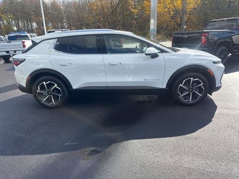 New 2026 Chevrolet Equinox EV LT image 6