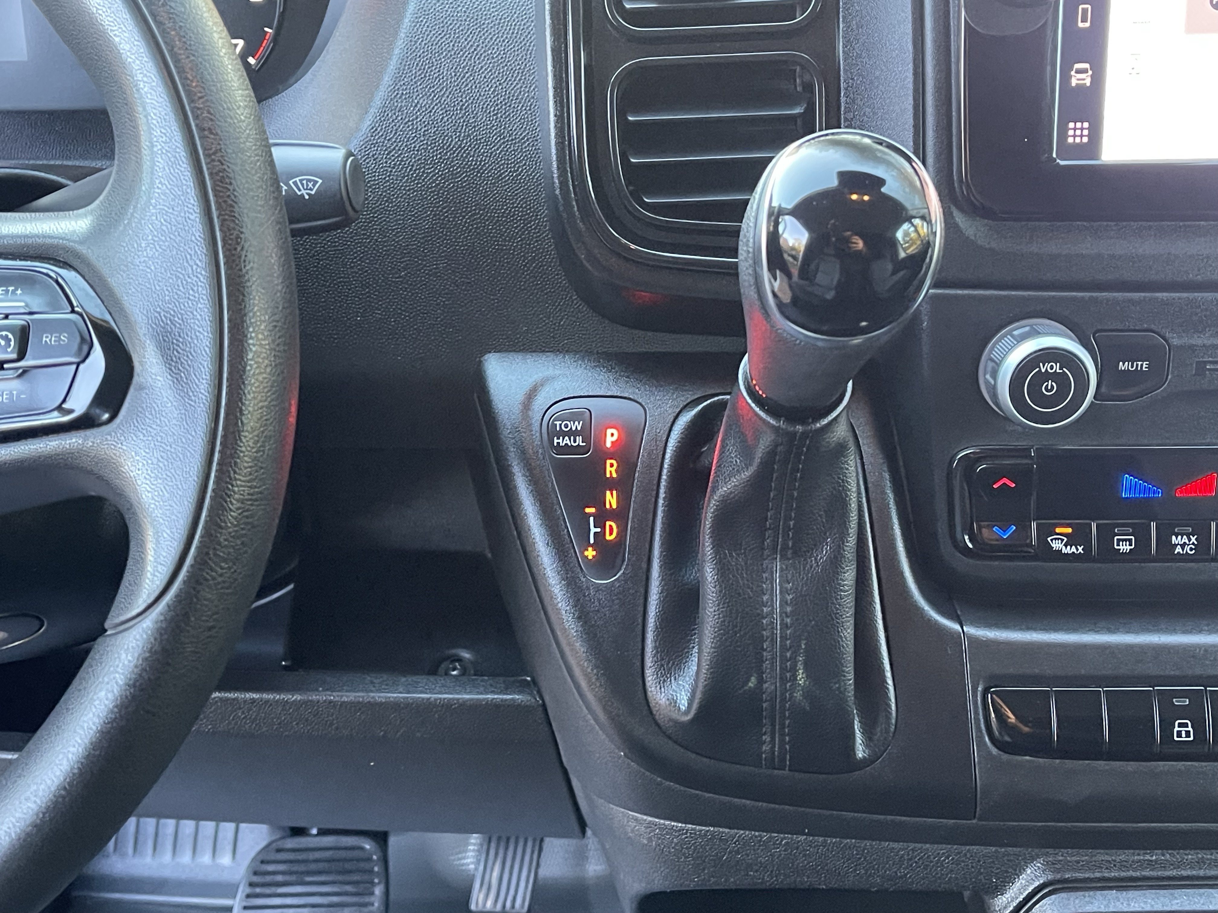 Used 2025 RAM ProMaster 2500 w/ Convenience Group FWD image 22