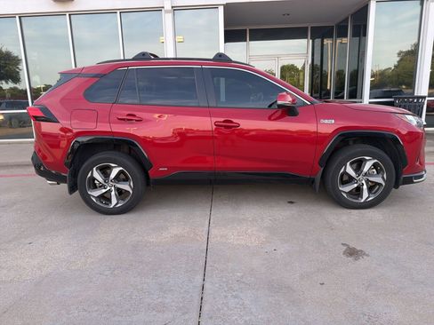 Used 2024 Toyota RAV4 SE w/ Weather & Moonroof Package AWD/4WD image 5